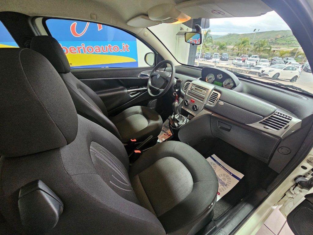 Lancia Ypsilon 1.3 MJT 75 CV Platinum