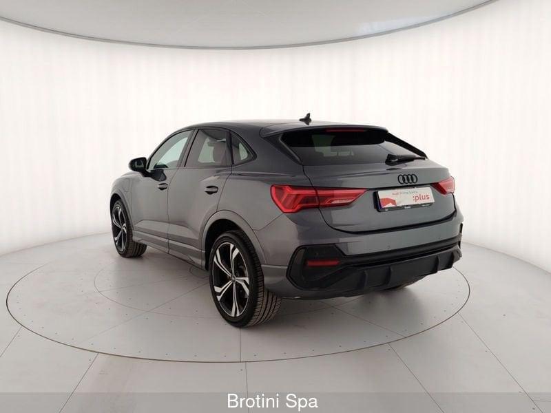 Audi Q3 Q3 45 TFSI e S tronic Identity Black