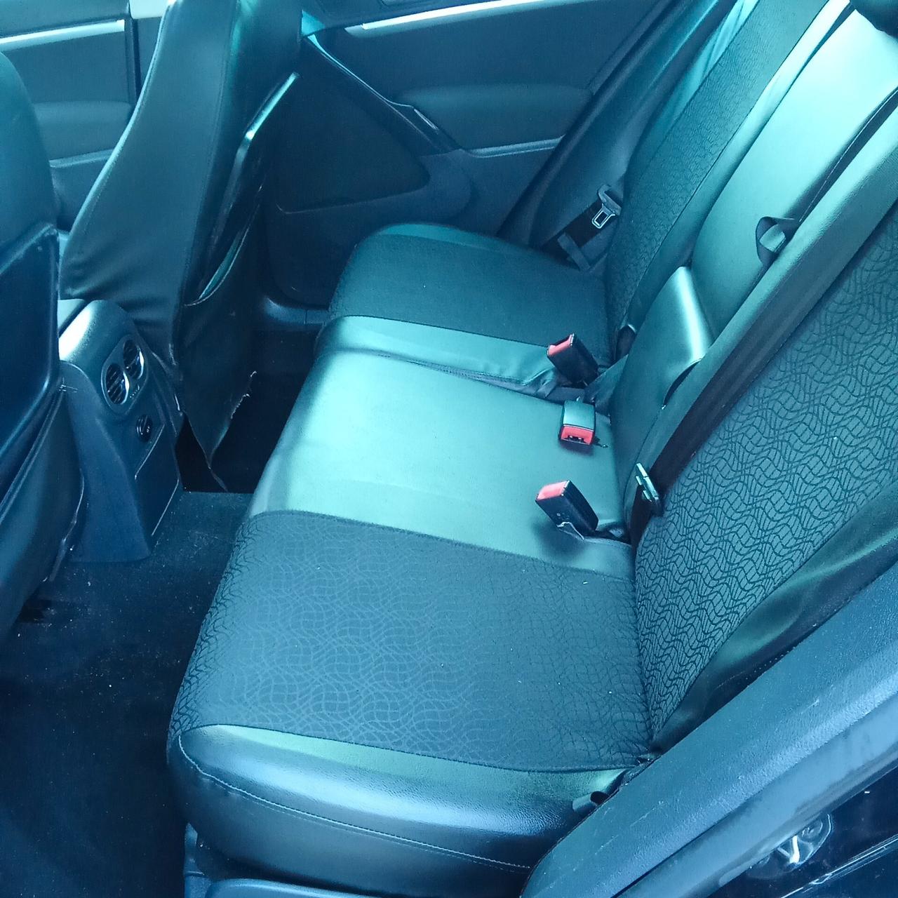 Volkswagen Tiguan 2.0 TDI 140 CV Sport 012
