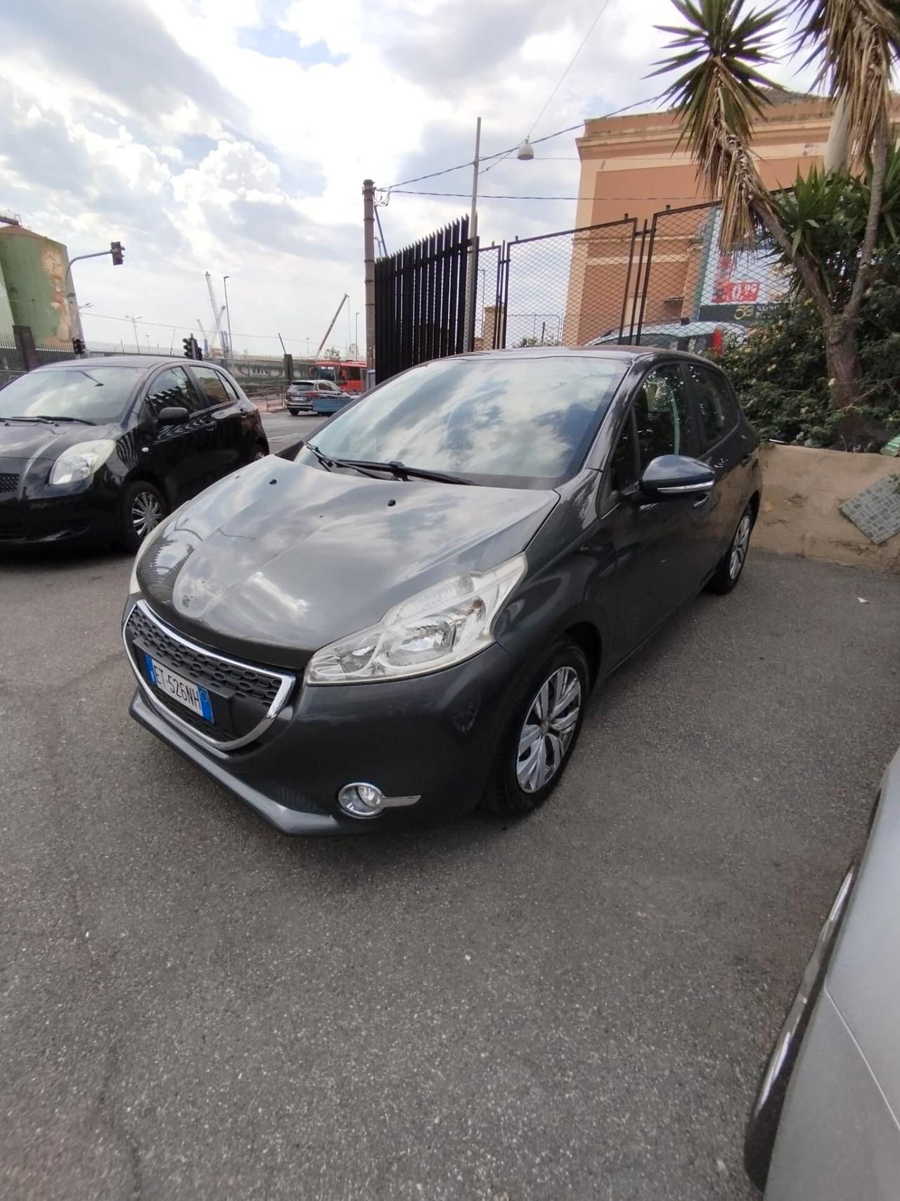 Peugeot 208 1.4 HDi 68 CV 5 porte Allure