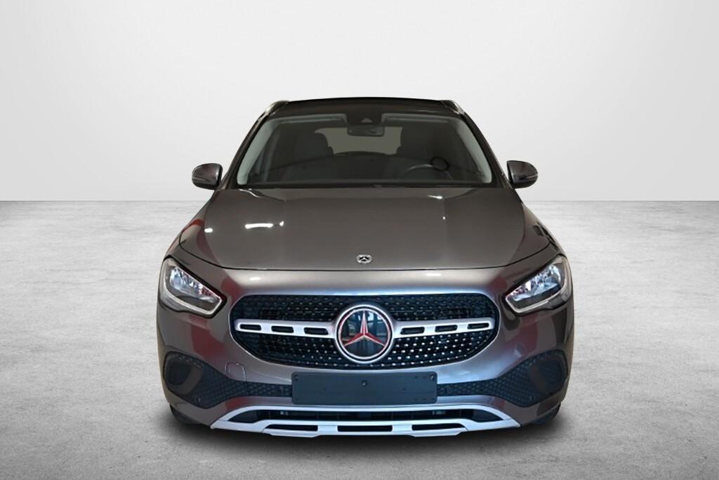 MERCEDES-BENZ GLA 180D 115CV AUTOMATIC BUSINESS SOLUTION ( CRUISE - PELLE - TETTO PANORAMICO APR. - NAVI PREMIUM - MIRROR - PARK ASSIST - TELECAMERA POST. ) CC. 1.950