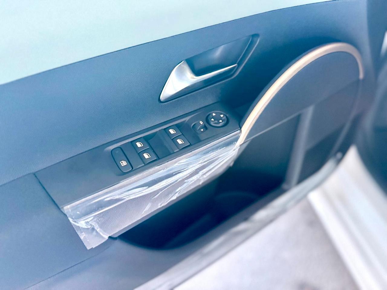 Lancia Ypsilon Hybrid e-DCT