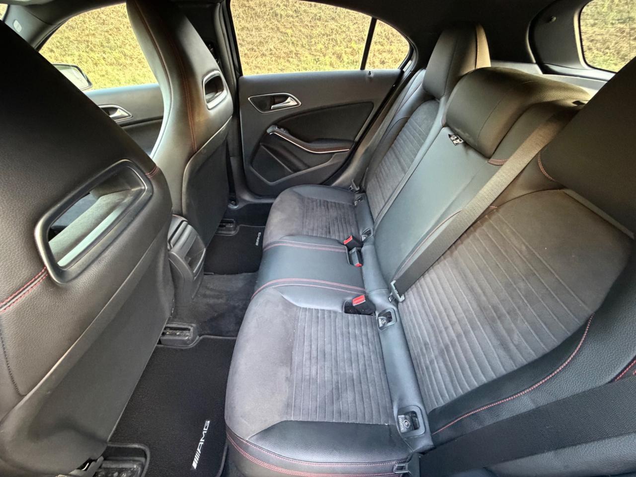 Mercedes-benz A 180 AMG dentro e fuori