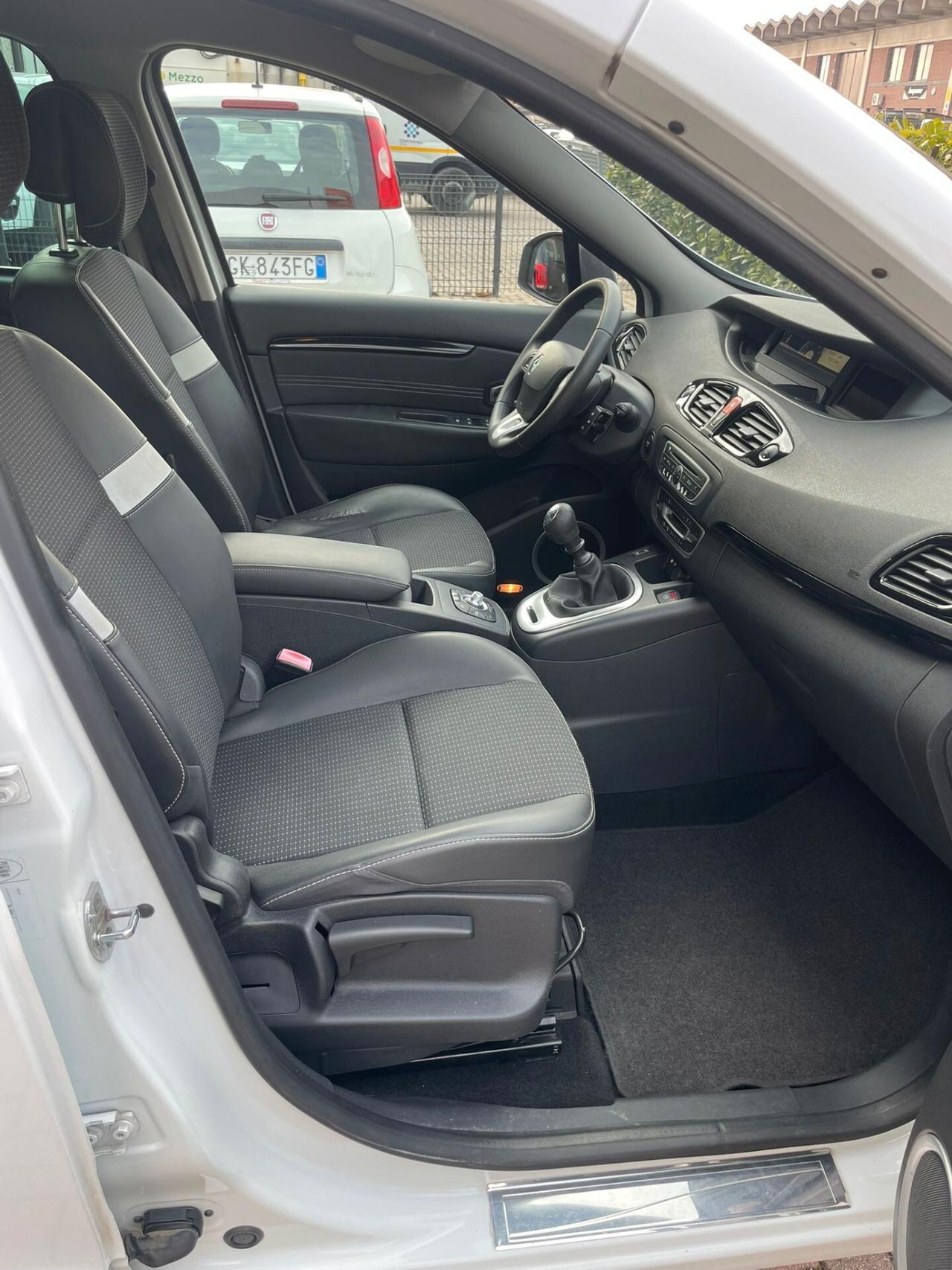 Renault Scenic X-Mod 1.5 dCi 110CV Luxe Ok neopatentati