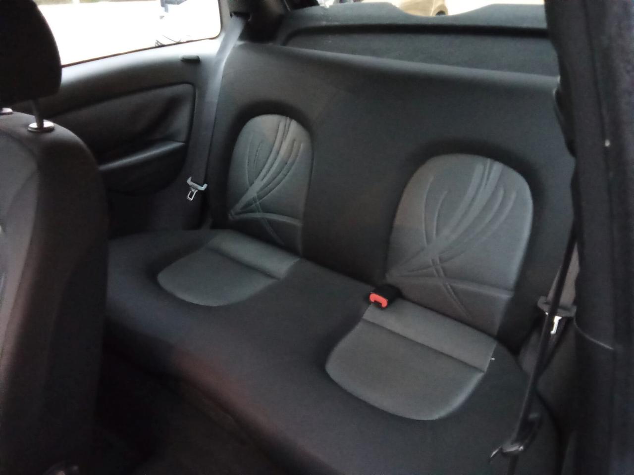 Lancia Ypsilon 1.2 69 CV Unyca