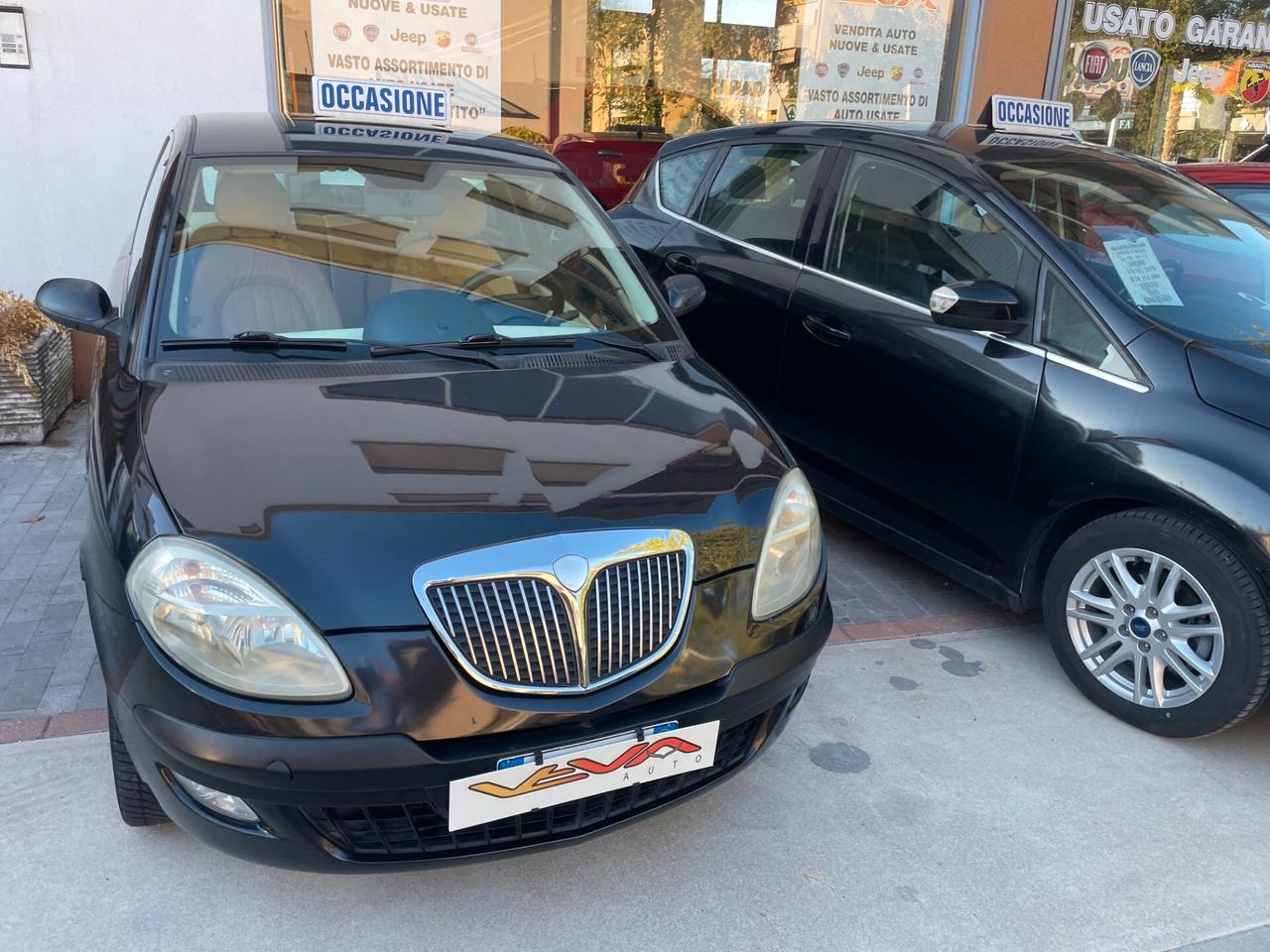Lancia Ypsilon 1.4 Oro AUTOMATICA