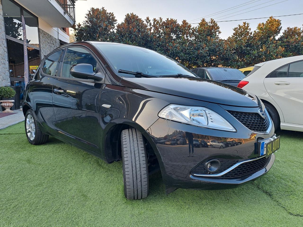 Lancia Ypsilon 1.2 BENZ 69 CV 5 porte Platinum /OK NEOPATENTATI /EURO6