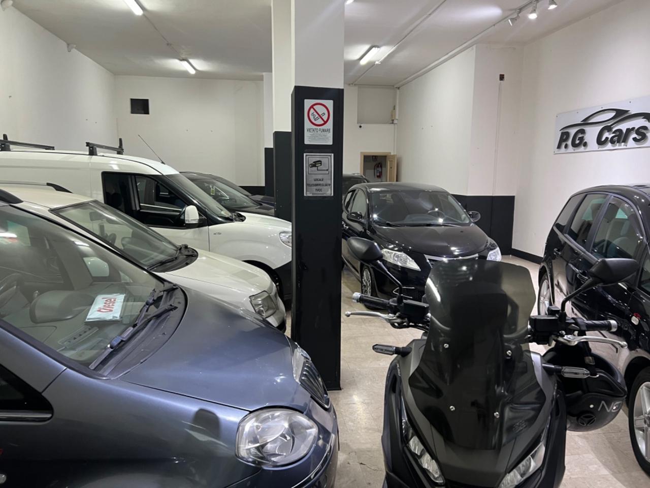 Lancia Ypsilon 1.2 69 CV 5 porte GPL Ecochic Platinum