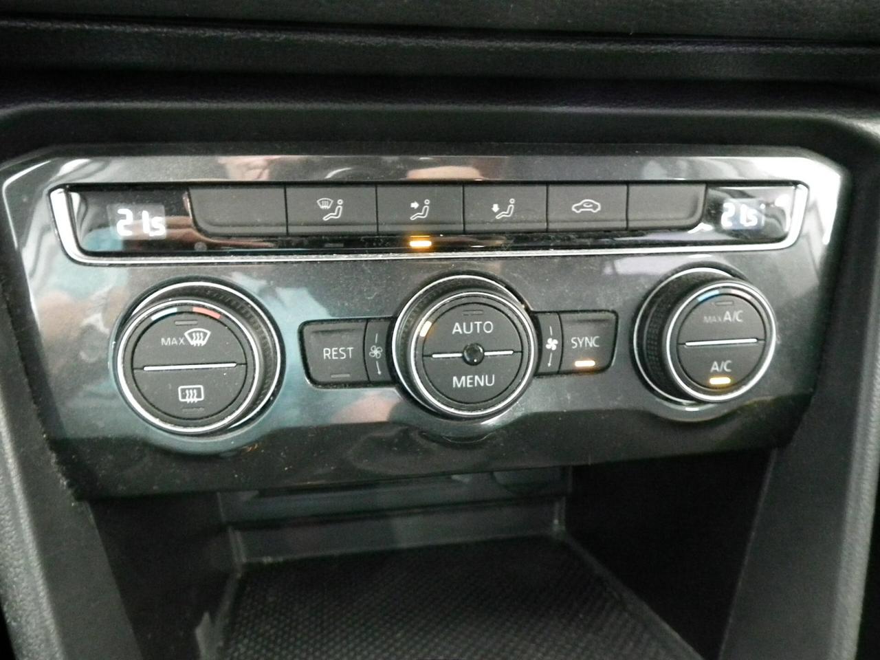Volkswagen Tiguan 1.4 TSI STYLE NAVI CAR APPLE PLAY SENSORI TELEFONO !