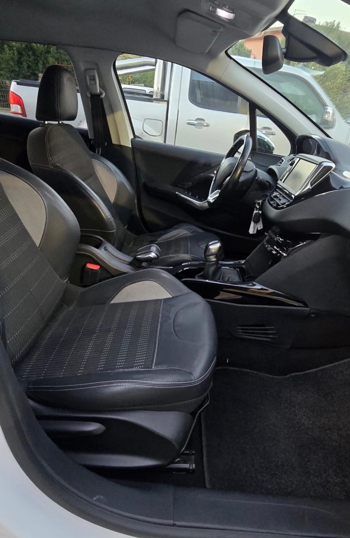 Peugeot 2008 BlueHDi 100 Allure 2016