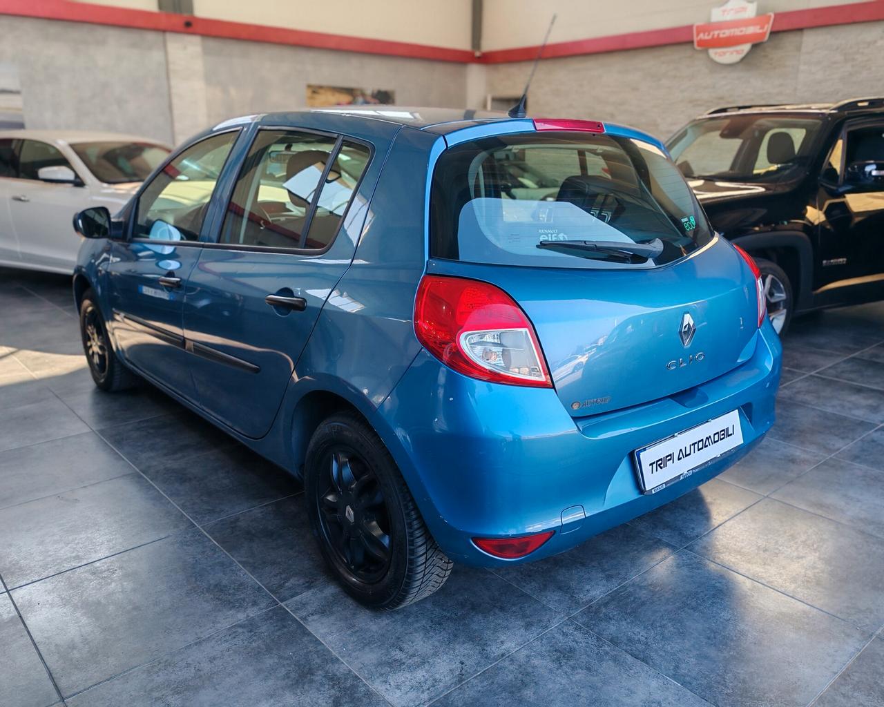 Renault Clio 1.2 16V 75 cv