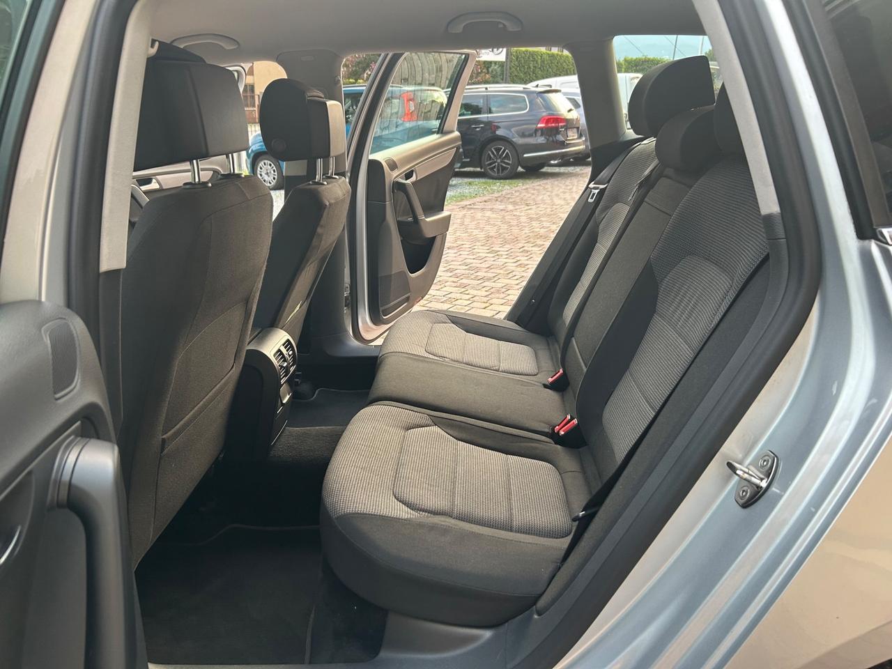 Volkswagen Passat SW 2.0 TDI 103KW 2011