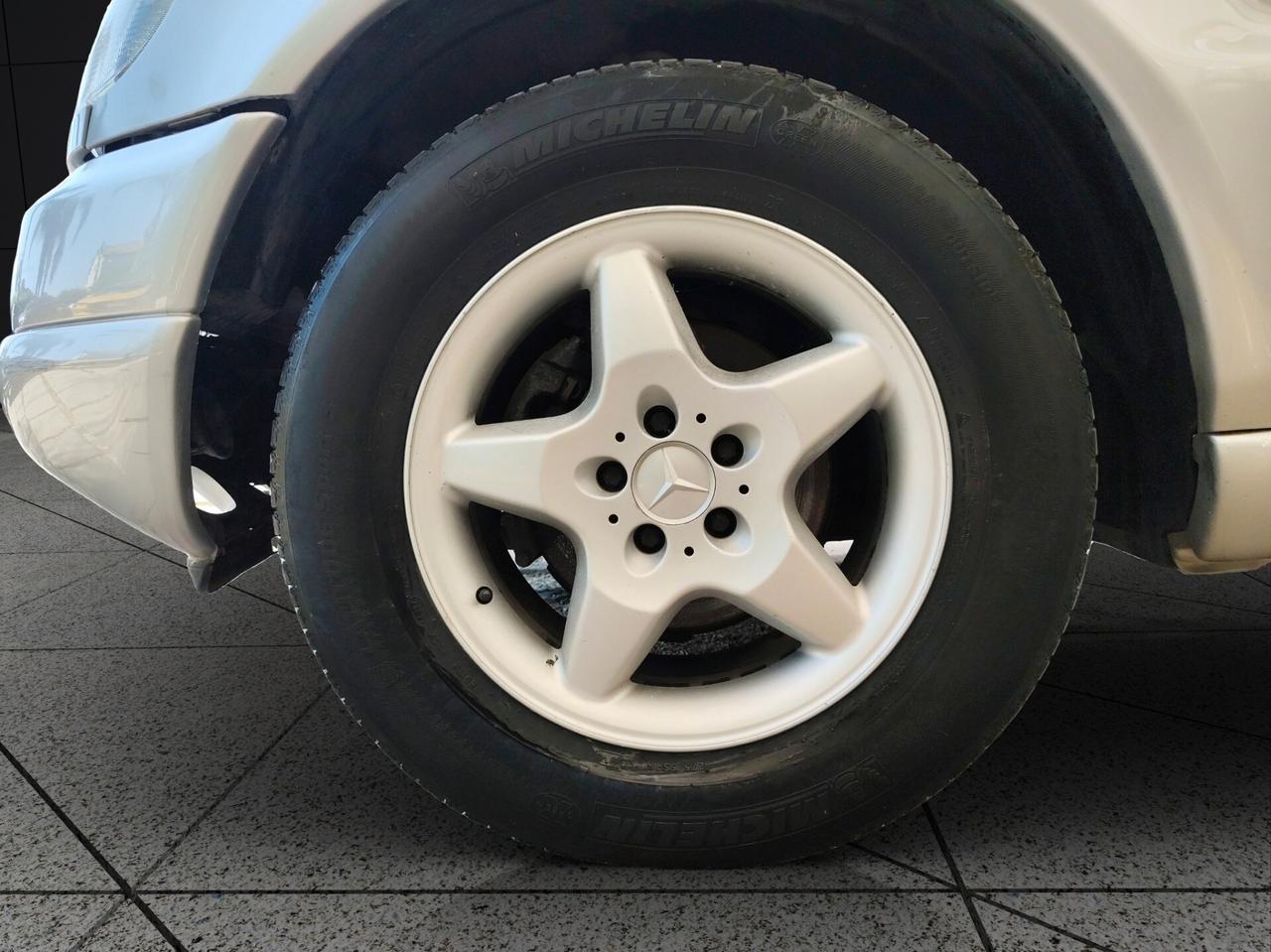MERCEDES Classe M (W163) ML 270 turbodiesel...