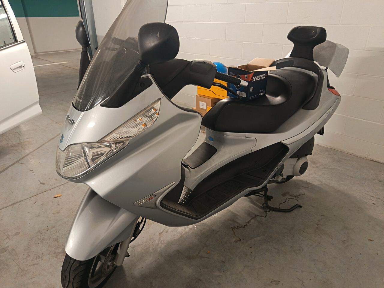 Piaggio X8 250