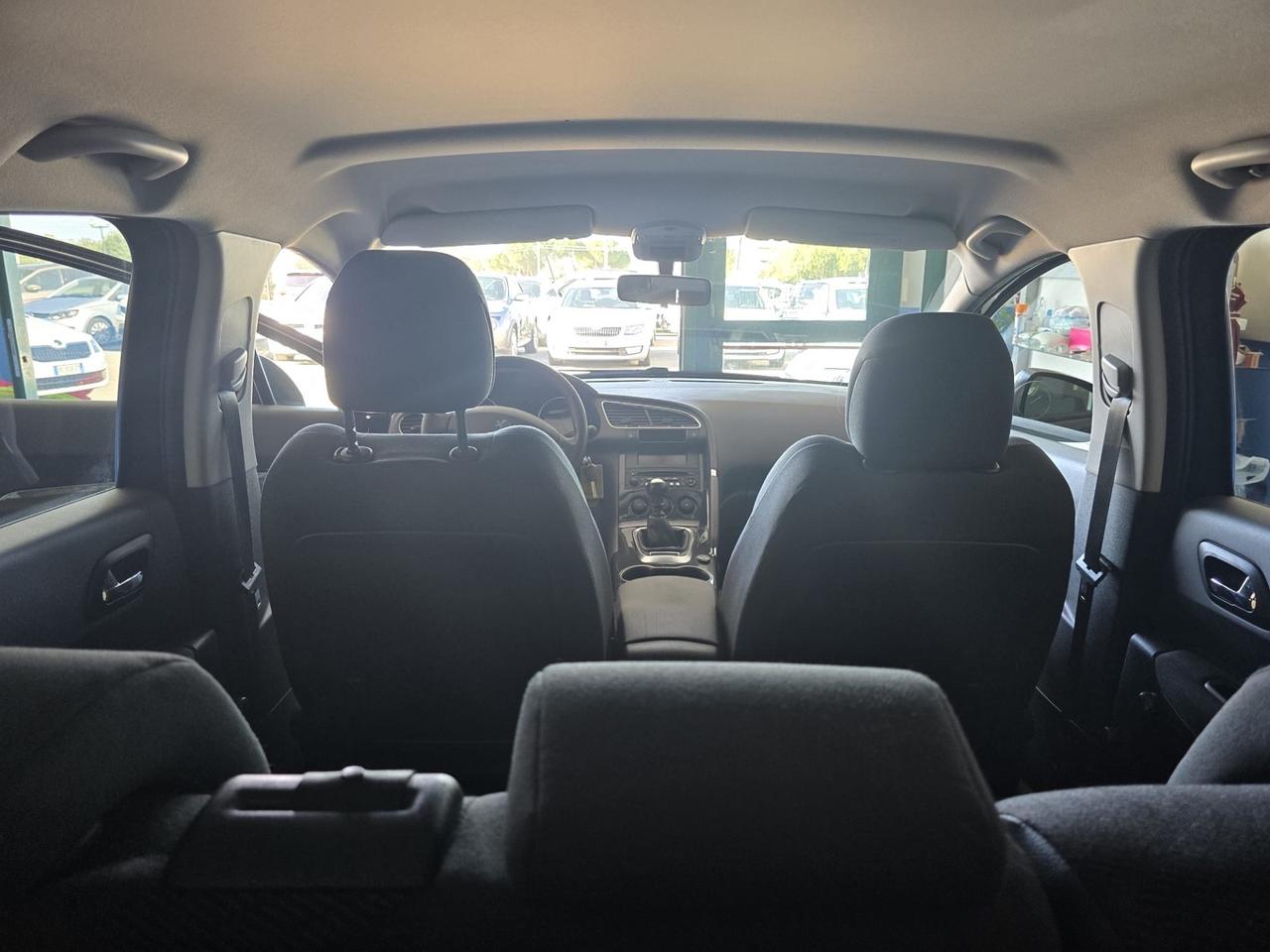 Peugeot 3008 1.6 HDi 115CV Business