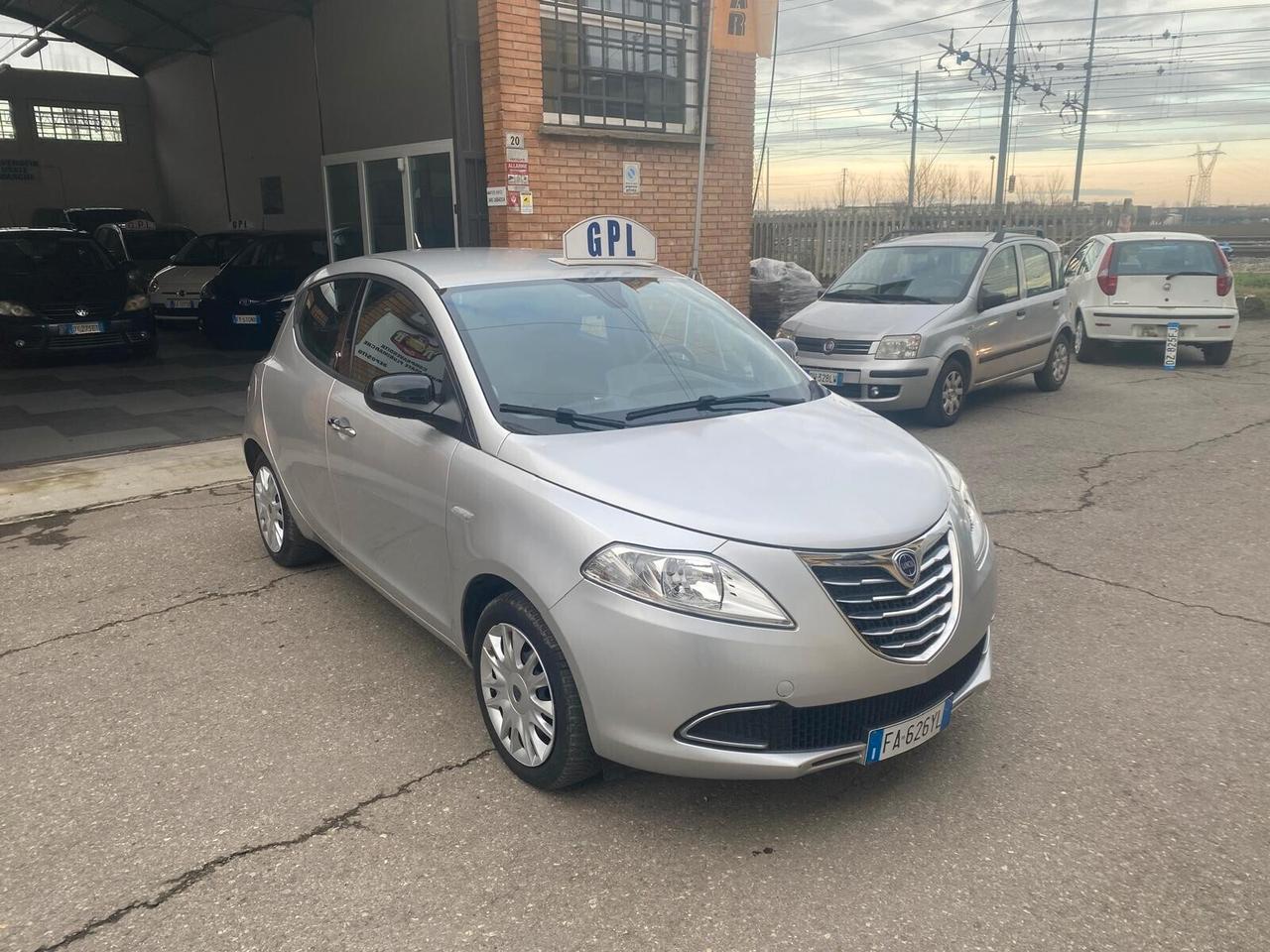 Lancia Ypsilon 69cv GPL Platinum - 1 PROPRIETARIO - GARANZIA 12 MESI