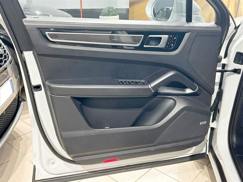 Porsche Cayenne Coupé 4.0 V8 Turbo