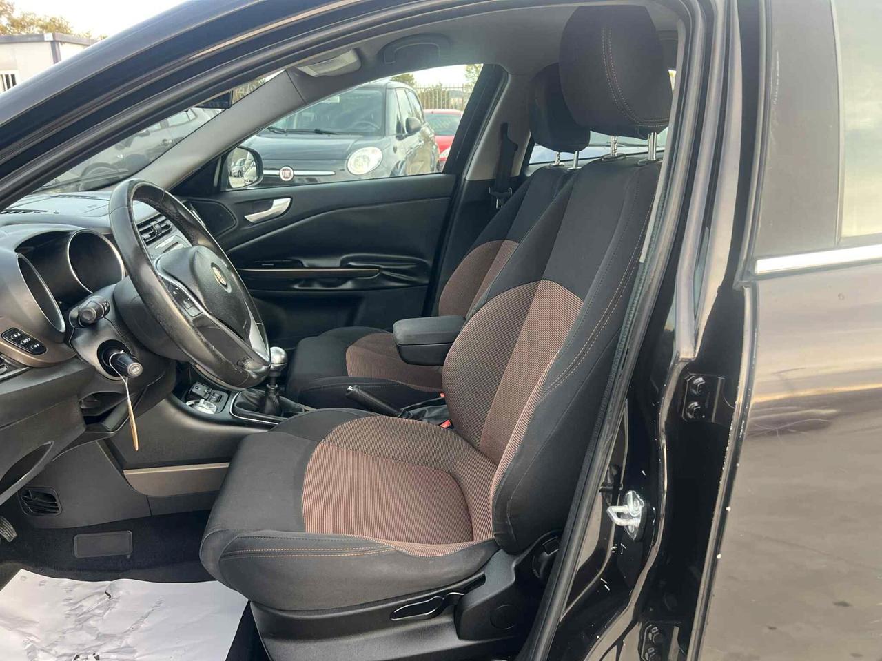 Alfa Romeo Giulietta 1.6 Mjt 105CV -DISTINCTIVE-
