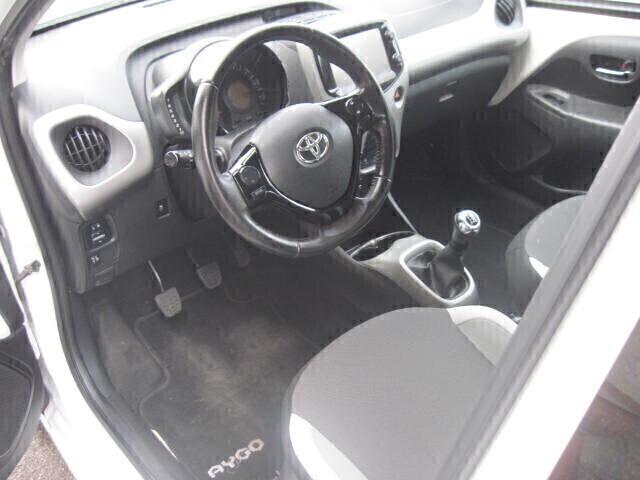 Toyota Aygo 1.0 VVT-i 69 CV 5 porte x-cool TSS FINANZIABILE NEOPATENTATI