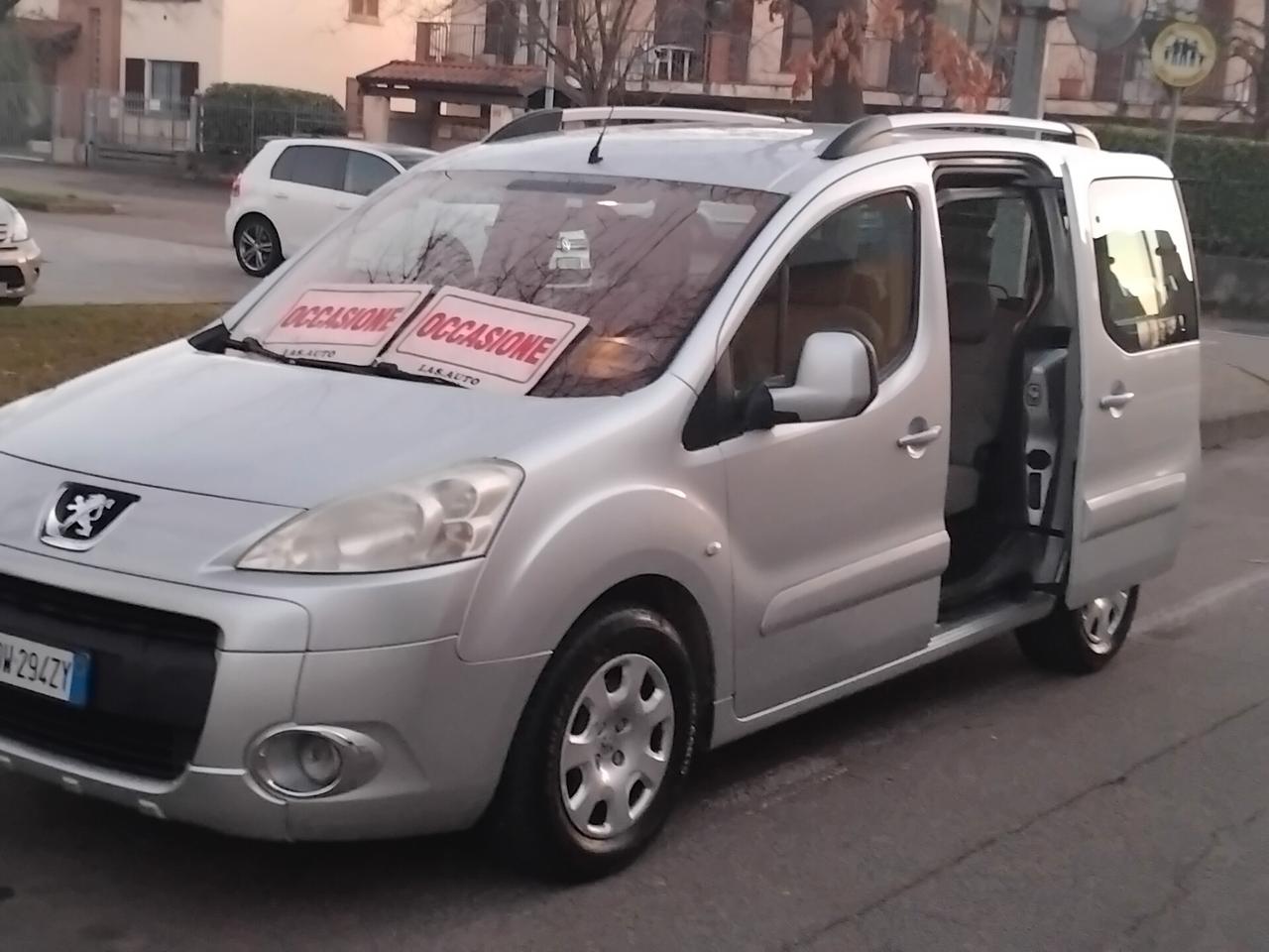 Peugeot Partner Tepee 1.6 HDi 90CV Outdoor 5 POSTI FURGONATO X NEO PATENTATI