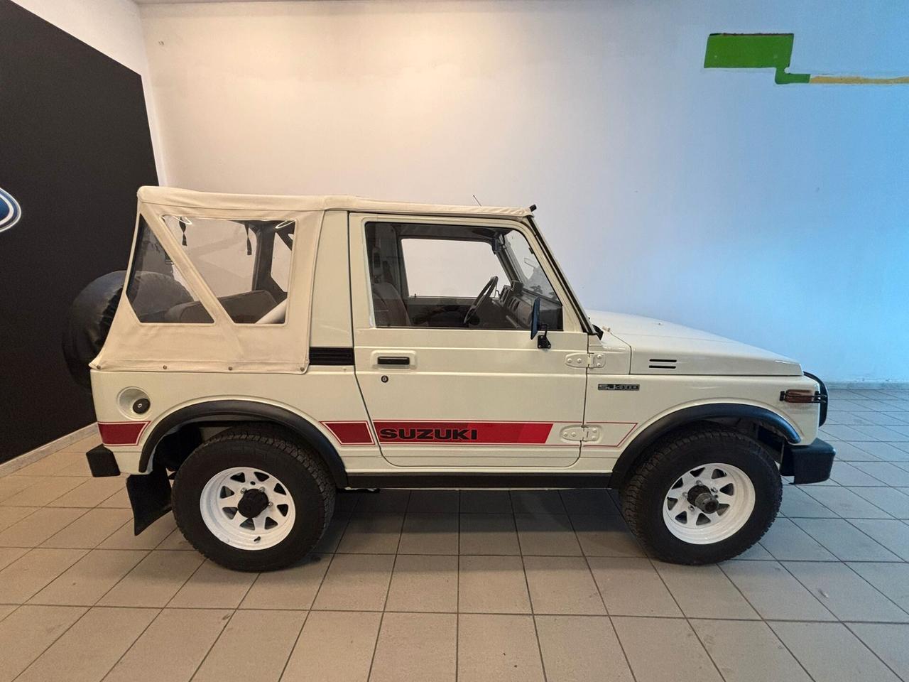 Suzuki SJ 410 SJ410 Cabriolet De Luxe