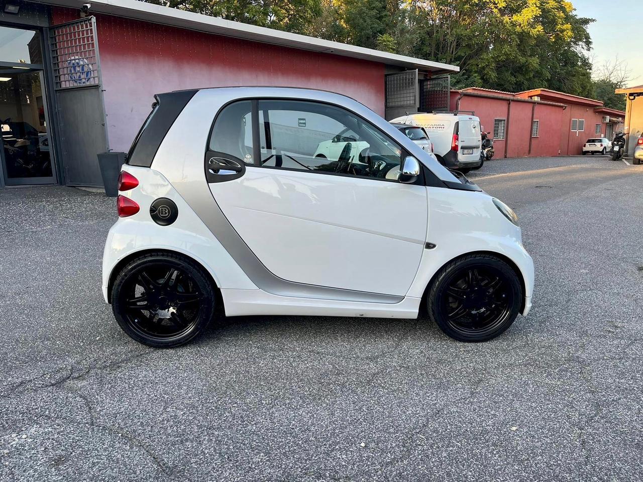 Smart ForTwo 1000 72 kW coupé BRABUS Xclusive BLACK & WHITE EDITION MOTORE FRIZIONI NUOVI