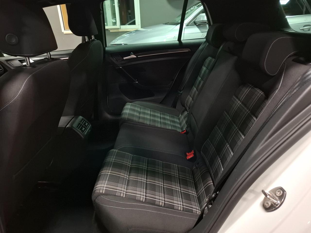 Volkswagen Golf GTD 2.0 TDI BlueMotion