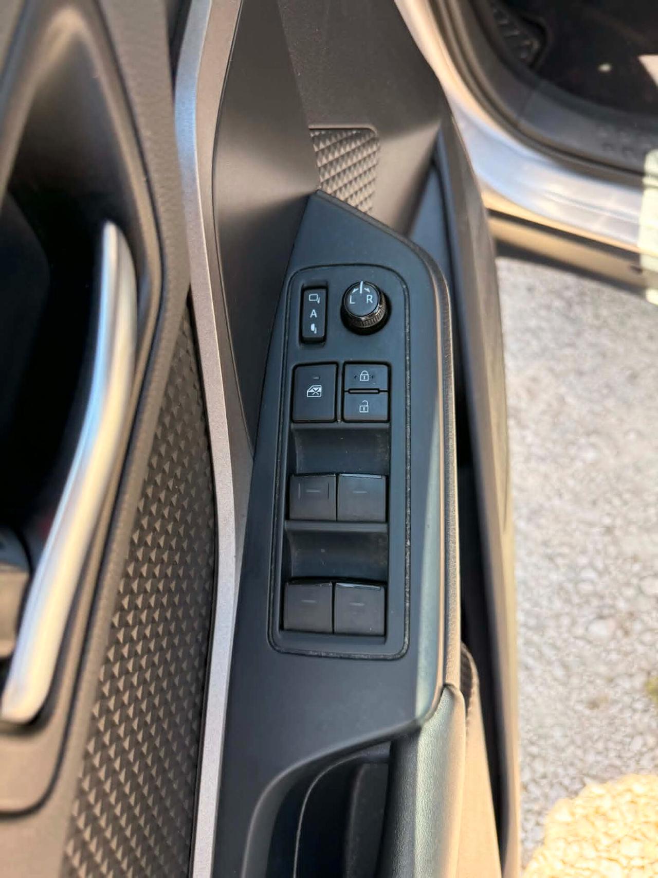 Toyota C-HR 1.8 Benz/Ibrida OK Neopatentato