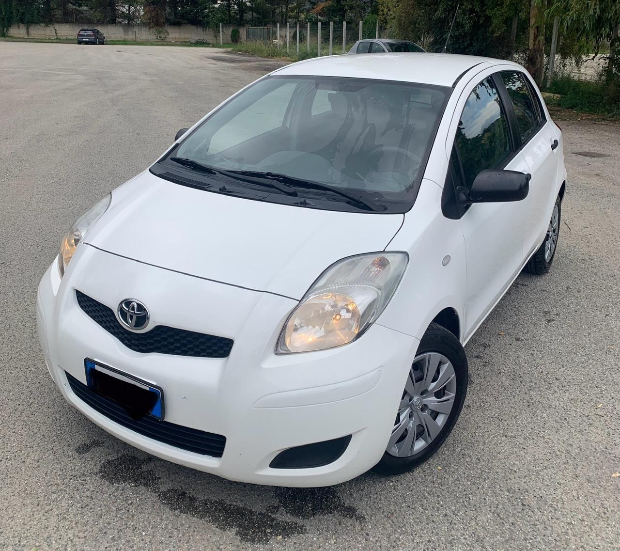 Toyota Yaris 1.4 D-4D DPF 5 porte Now