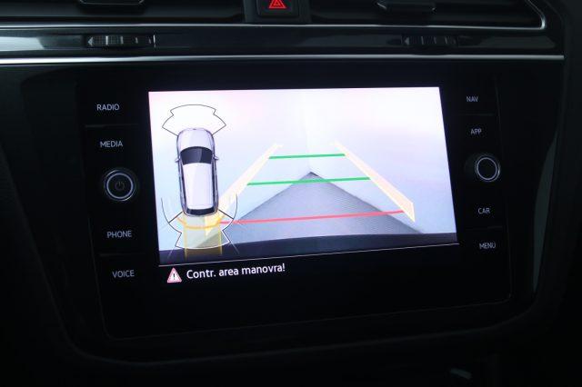 VOLKSWAGEN Tiguan 2.0 TDI 150 CV SCR DSG R-Line Fari Matrix/Black P.