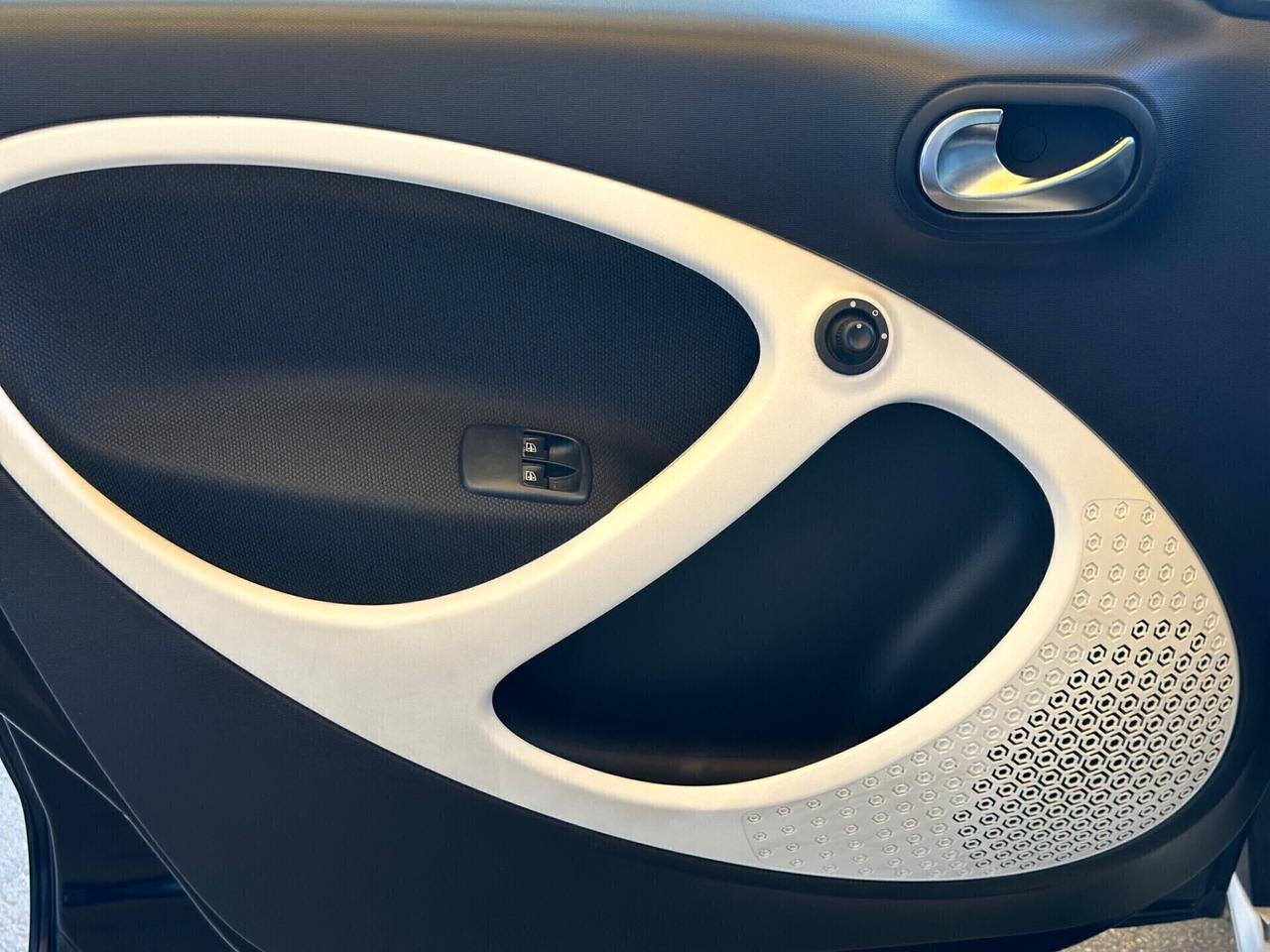 Smart ForFour Passion 1.0 Benzina 71 Cv "Led"