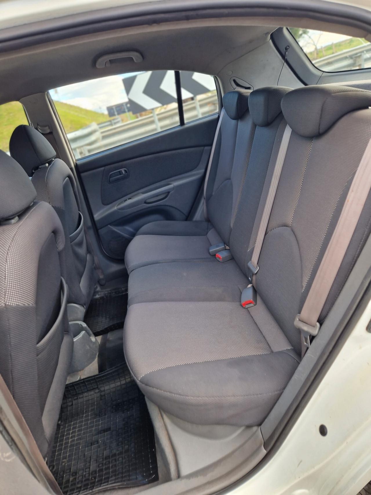 Kia Rio 1.5 16V CRDi 5p. EX Challenge