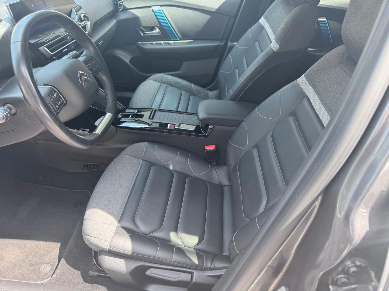 Citroen e-C4 motore elettrico 136 CV Shine