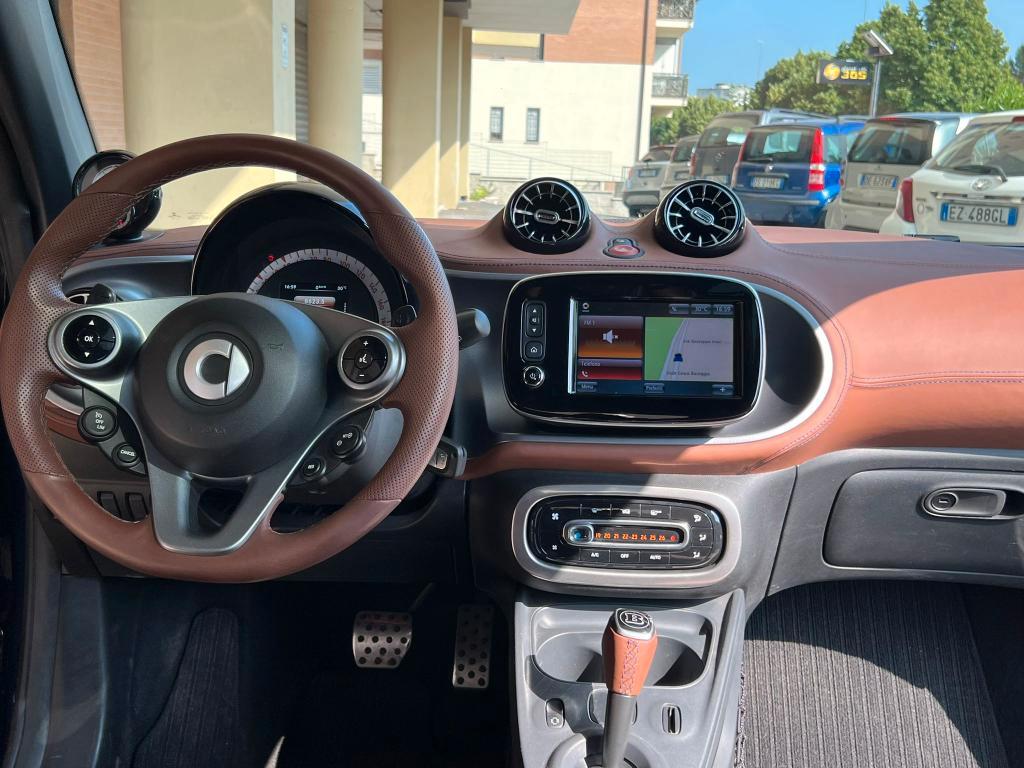 Smart fortwo coupe Fortwo 0.9 t 90cv Twinamic Paris Blu Brabus Style