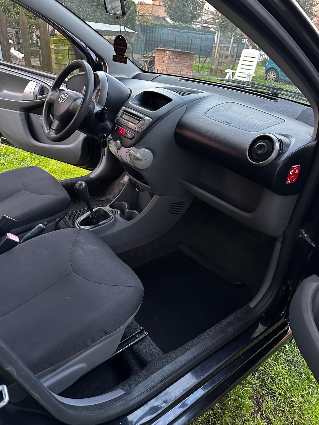 Toyota Aygo 1.0 12V VVT-i 5 porte Sol