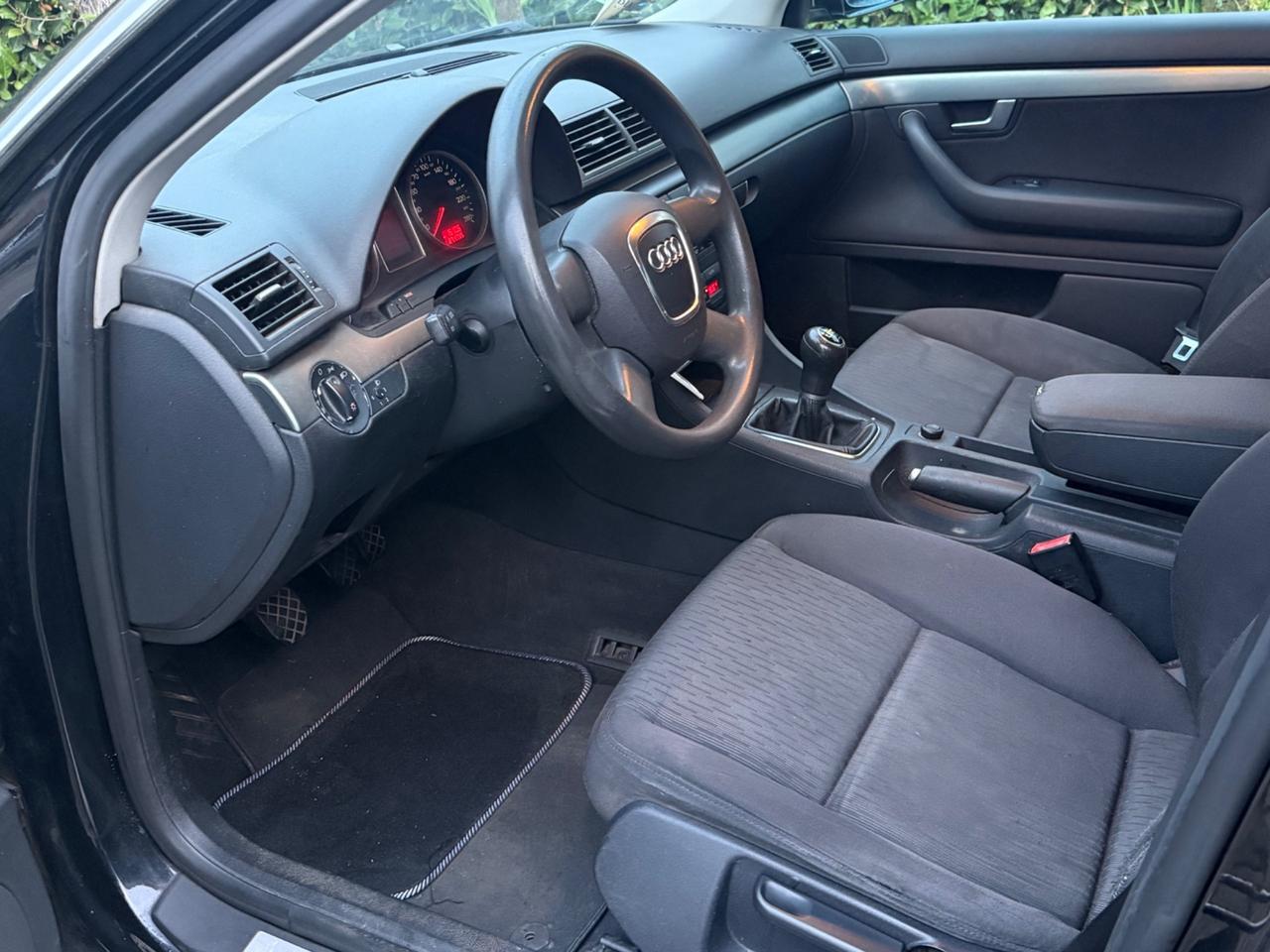 Audi A4 2.0 TDI 140CV LEGGI BENE