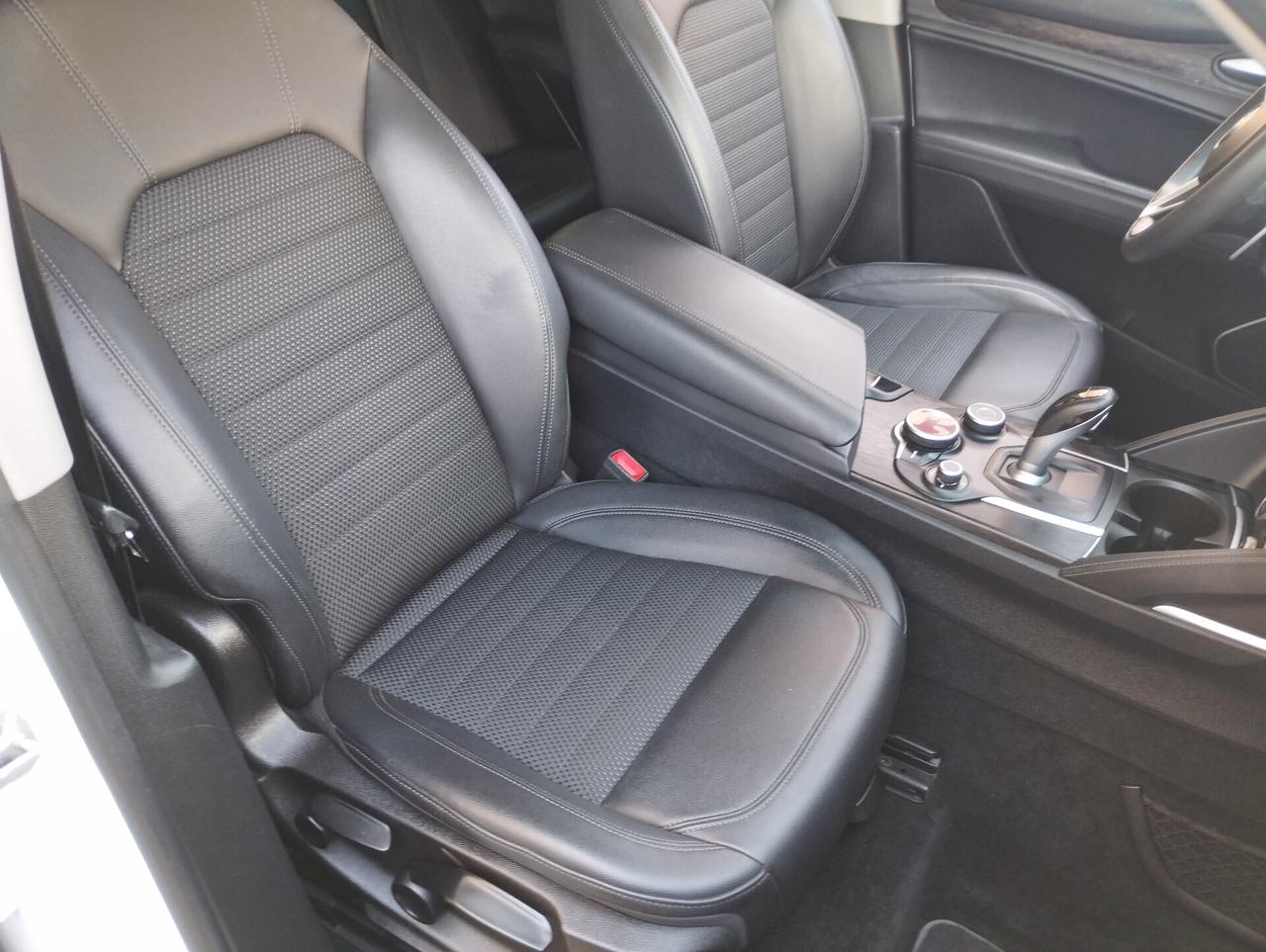 Alfa Romeo Stelvio 2.2 Turbodiesel 210 CV AT8 Q4 Business