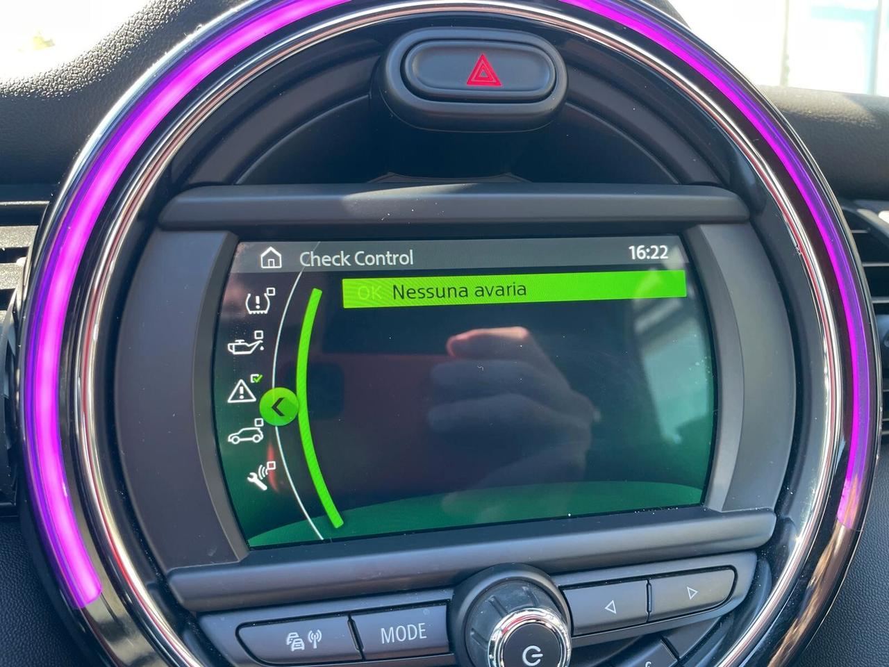 Mini Cooper Hype Cabrio 1.5 Benz 136 cv Automatica