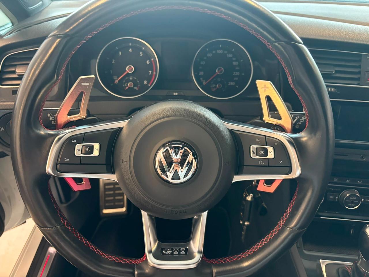 Volkswagen Golf GTI Performance 2.0 TSI 230 CV DSG 5p.