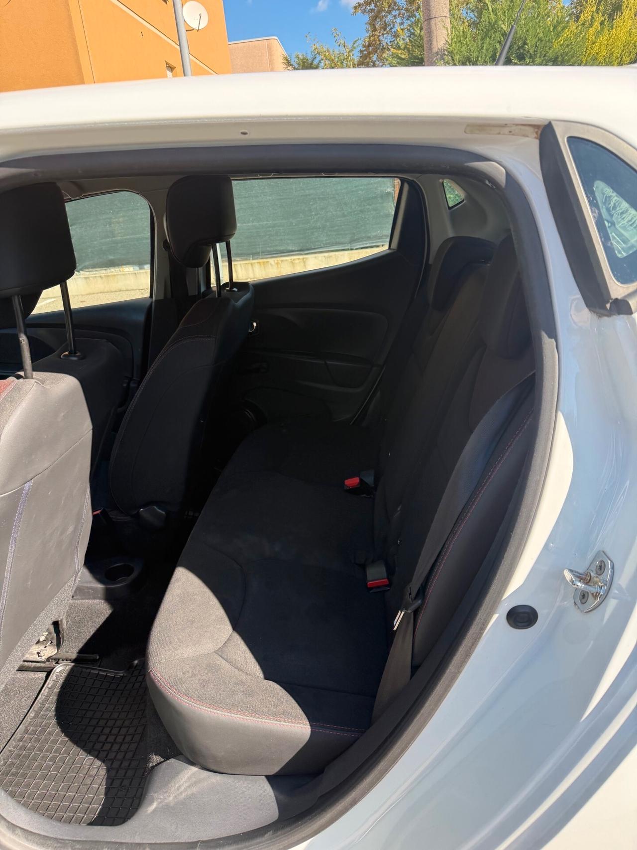 Renault Clio 1.2 GPL - NEOPATENTATI - 12 MESI DI GARANZIA -