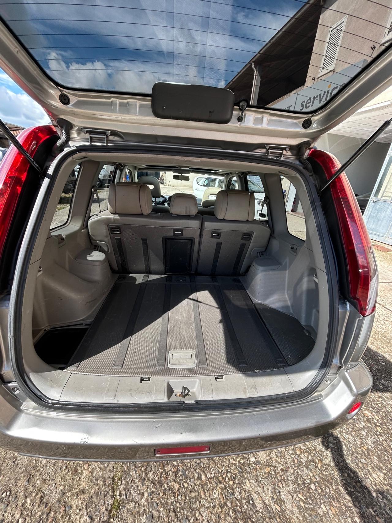 Nissan X-Trail 2.2 dCi Sport Columbia