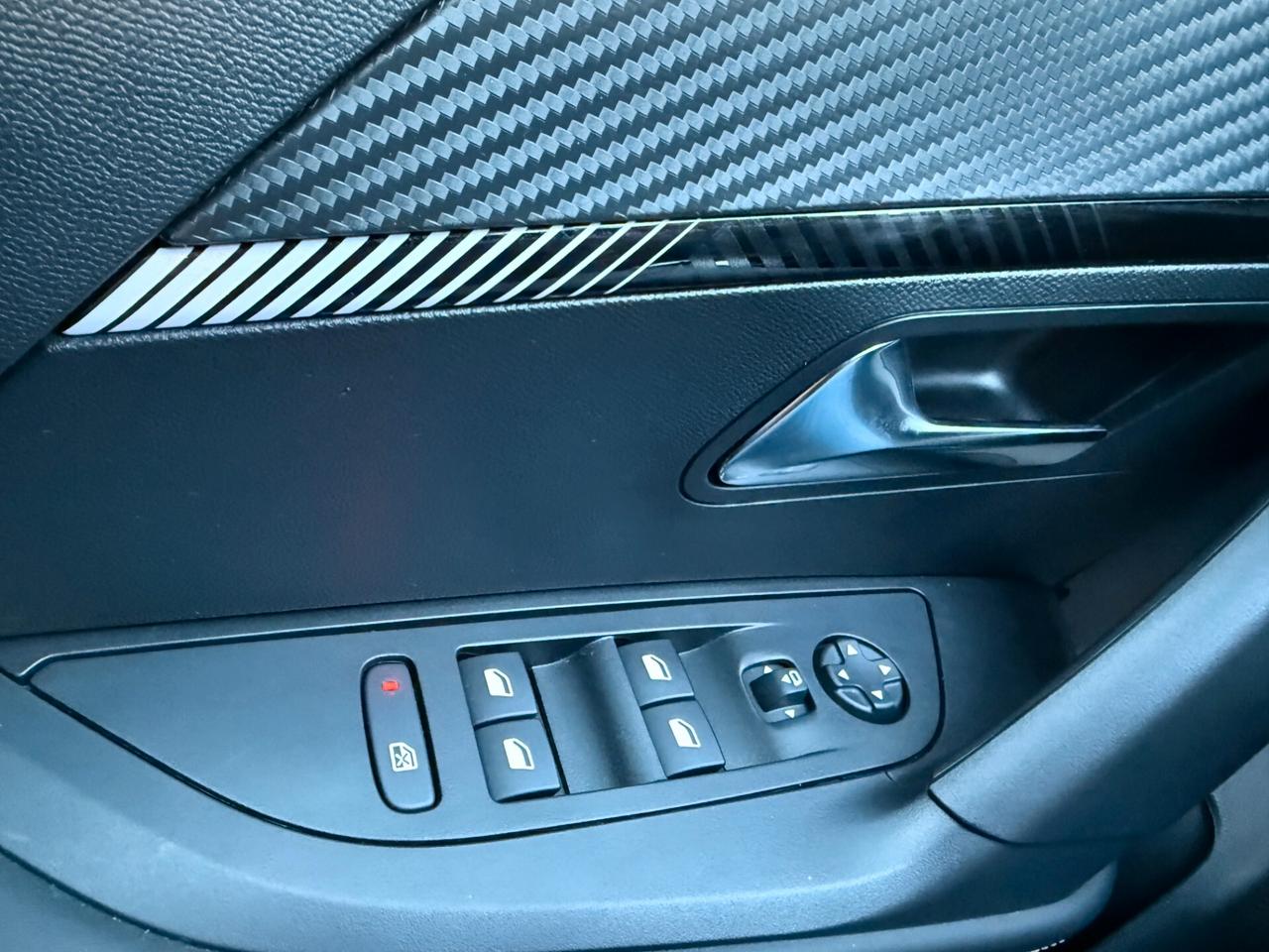 Peugeot 2008 PureTech 100 S&S Allure