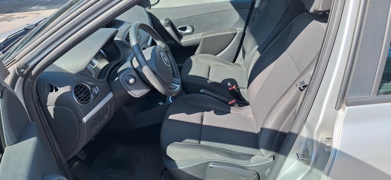 Renault Clio 1.2 16V 5 porte Dynamique