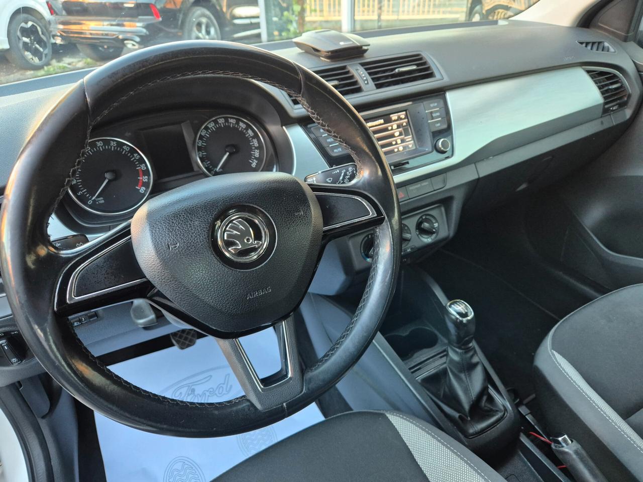 Skoda Fabia GANCIO TRAINO CARRELLO