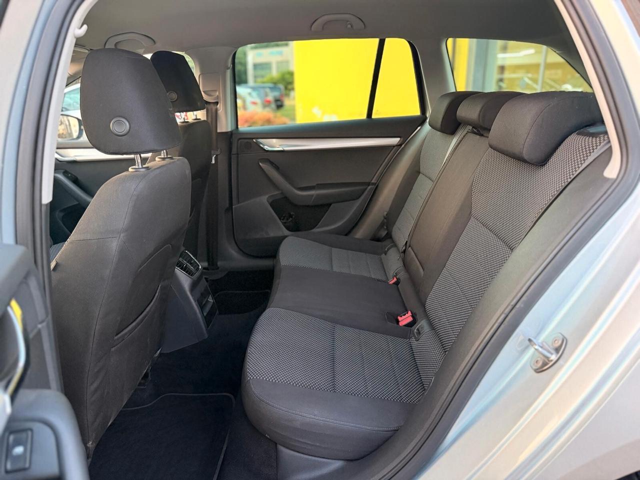 Skoda Octavia 1.6 TDI CR 110 CV DSG Wagon Style