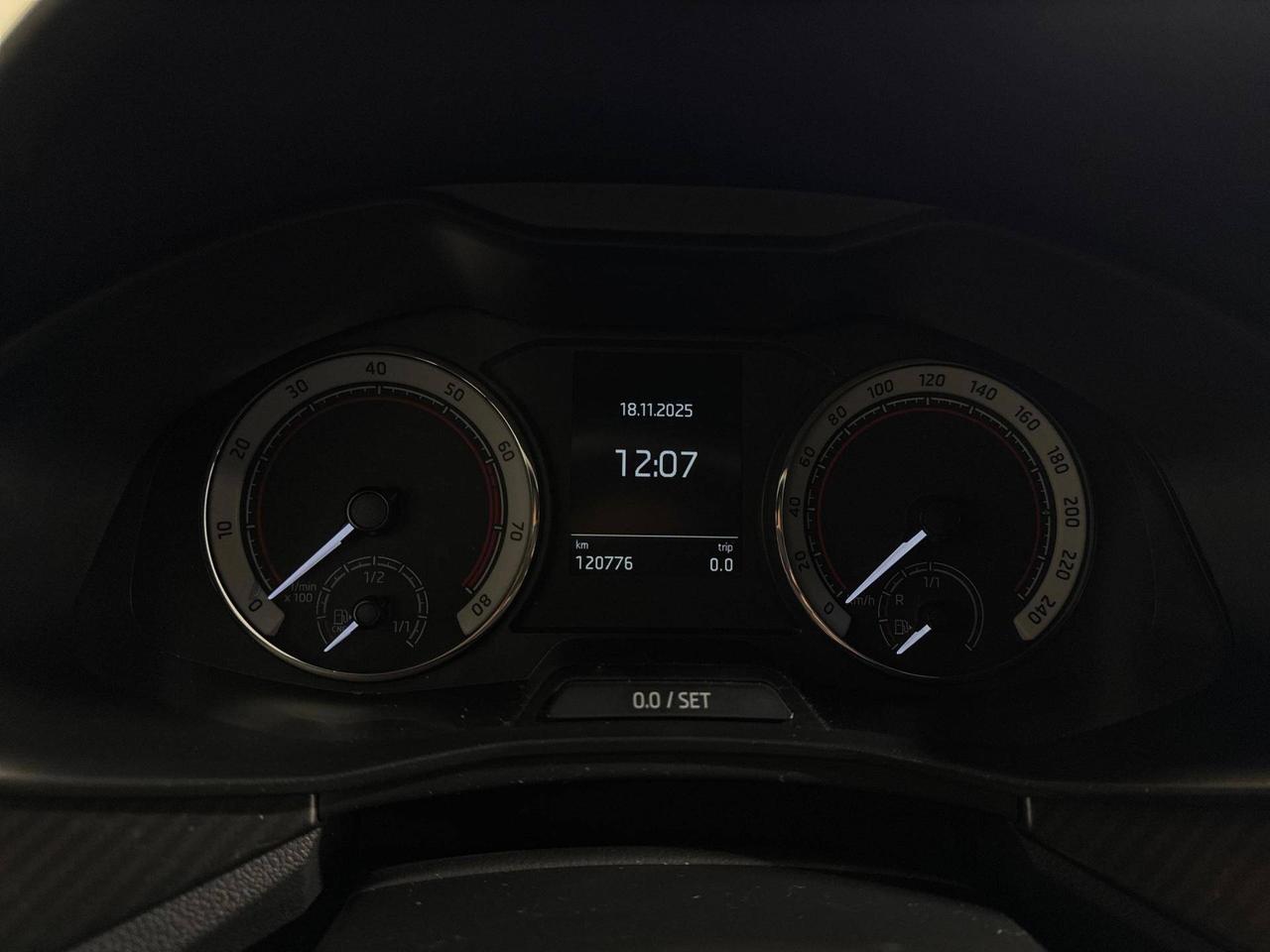 Skoda Kamiq 1.0 g-tec Monte Carlo 90cv