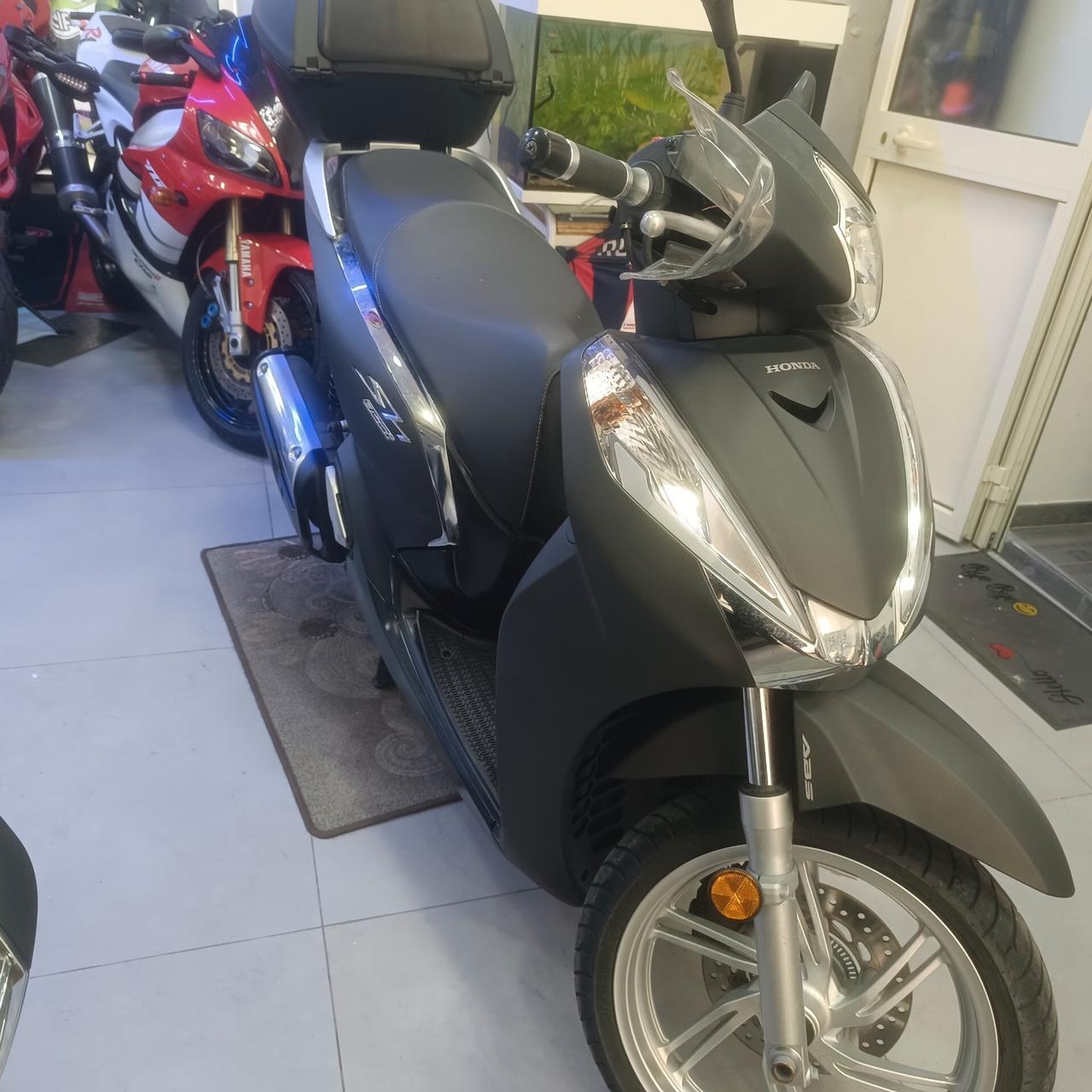 Honda SH 300 i Led abs