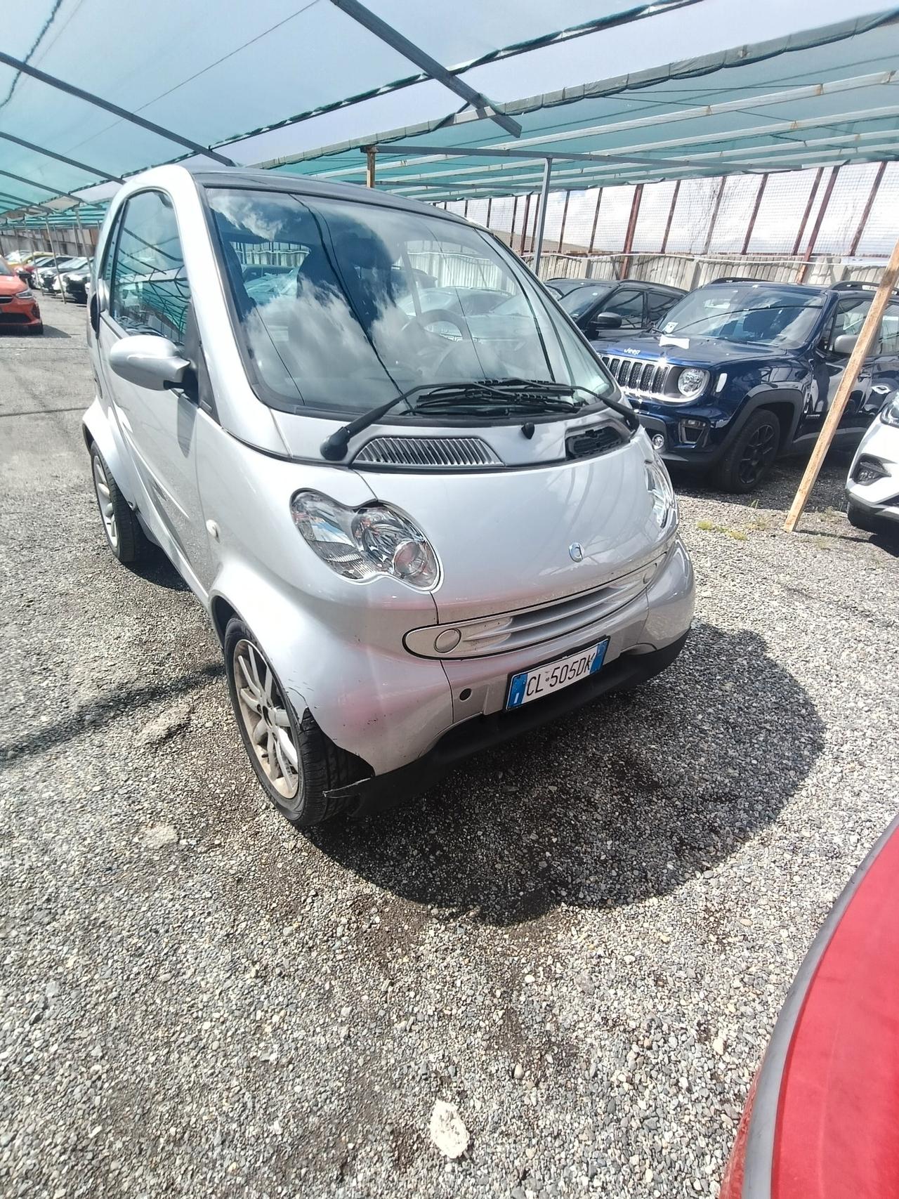 Smart 700 city-coupé pure (45 kW)
