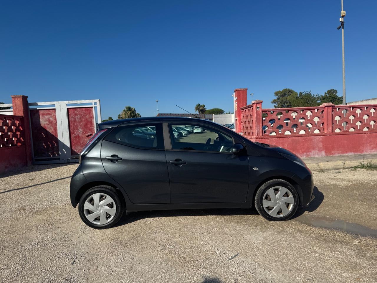 Toyota Aygo 1.0 VVT-i 69 CV 5 porte x-cool