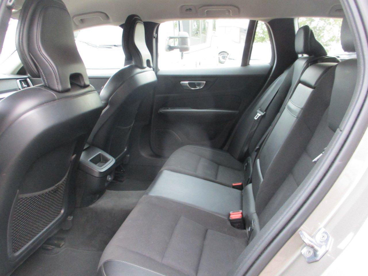 Volvo V60 Cross Country 2.0 b4 Business Pro AWD auto CarPlay/Camera/Portellone